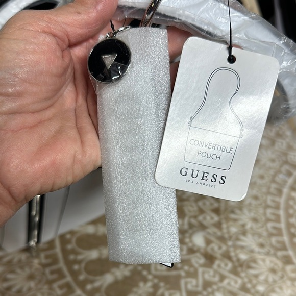 Guess White Naya TravelBag Set - Picture 14 of 15